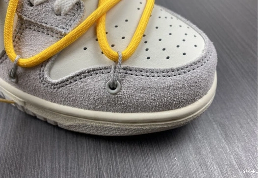 Lot DJ0950-109 O-W Nike Low Dunk 39 0824